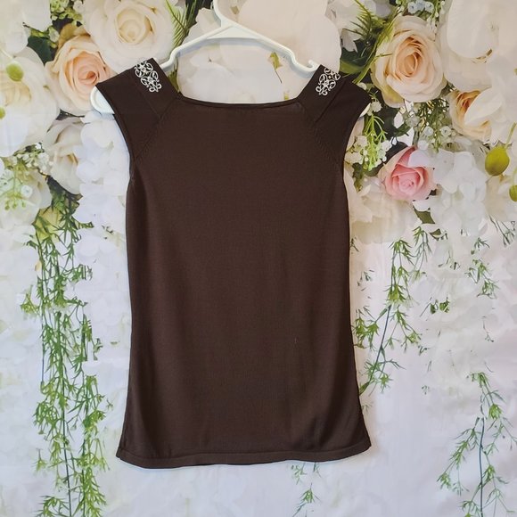 Loft tank with embellishments - Picture 3 of 3